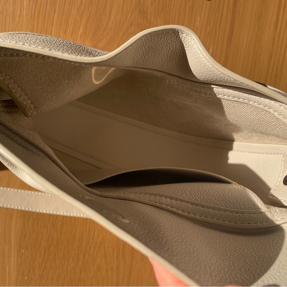 Crossbody - Picture 2 of 4